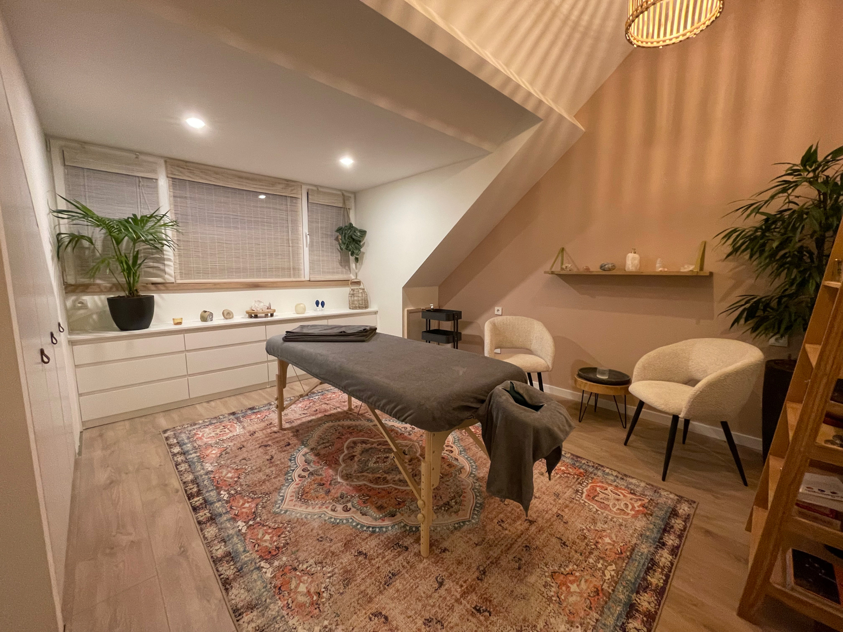 massage tafel in ee prachtige ruimte in Nootdorp