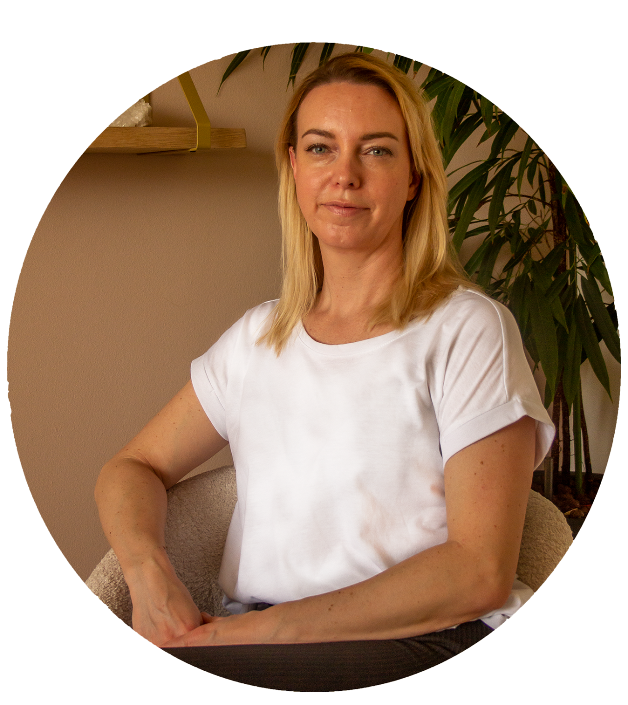 Maak kennis met Puur massage en cupping Massage Ontspannings massage Cupping Transformational cupping Nootdorp pijnacker delft berkel voorburg leidschendam leidschenveen ypenburg Den haag Massage nootdorp Flow massage klankschaalmassage Aromatherapie Etherische olie Bodyscan meditatie Ademgerichte massage Pure producten Deep tissue